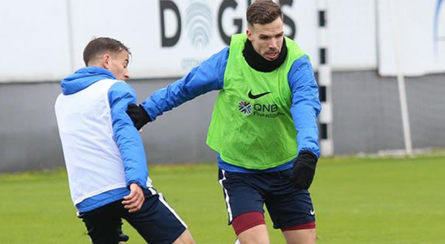 Yeni transfer Filip Novak solu kapattı