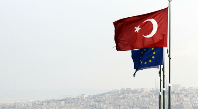 AB'den Türkiye'ye skandal vize serbesti şartı AB'den Türkiye'ye skandal vize serbesti şartı