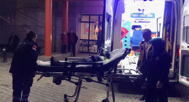 Beyoğlu'nda yangın 6 yaralı var Beyoğlu'nda yangın 6 yaralı var
