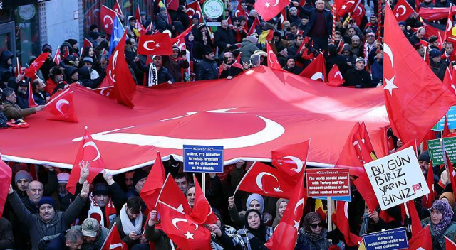 Brüksel'de Zeytin Dalı Harekâtı'na destek mitingi Brüksel'de Zeytin Dalı Harekâtı'na destek mitingi