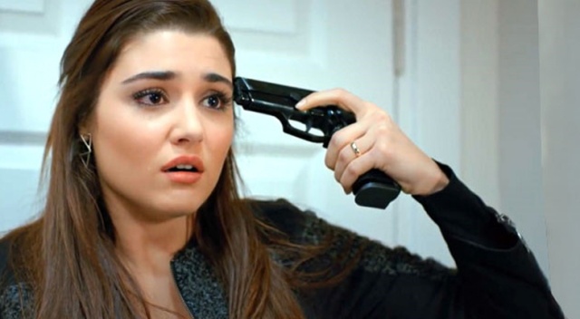 Hande Erçel sosyal medyanın diline düştü Hande Erçel sosyal medyanın diline düştü