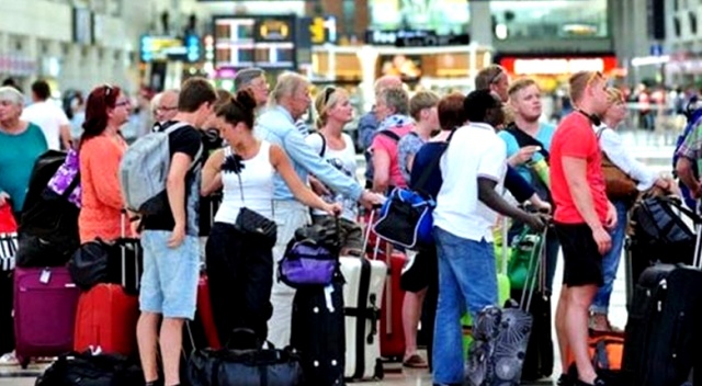 İsveçli turist yaz tatili için Türkiye'yi tercih ediyor İsveçli turist yaz tatili için Türkiye'yi tercih ediyor
