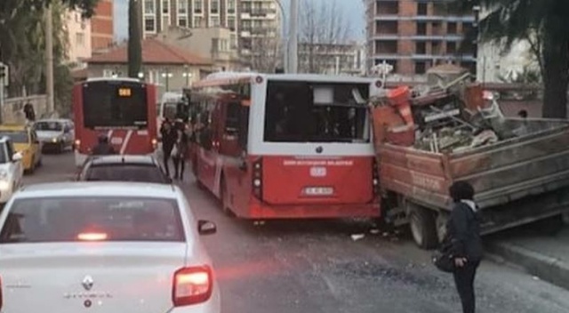 İzmir’de zincirleme kaza: 5 yaralı