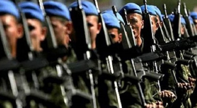 İzmir'den bin 200 mavi bereli komando Afrin'e gitti İzmir'den bin 200 mavi bereli komando Afrin'e gitti
