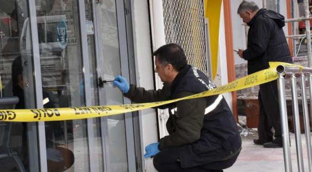 PTT şubesinde kar maskeli silahlı soygun
