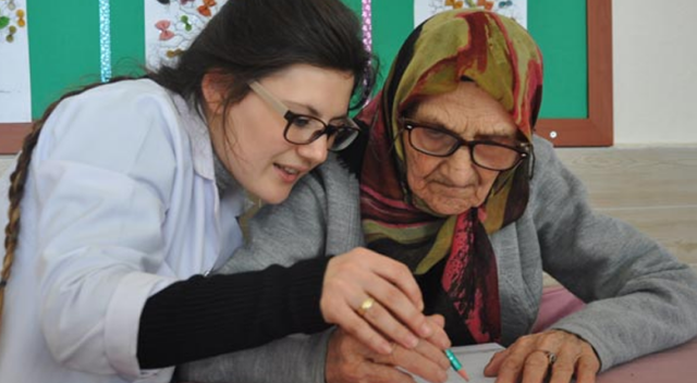100 yaşından sonra karar verdi! Azmi ayakta alkışlanıyor