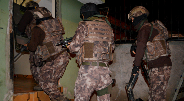 Adana'da hava destekli DEAŞ ve PKK operasyonu: 36 gözaltı var Adana'da hava destekli DEAŞ ve PKK operasyonu: 36 gözaltı var