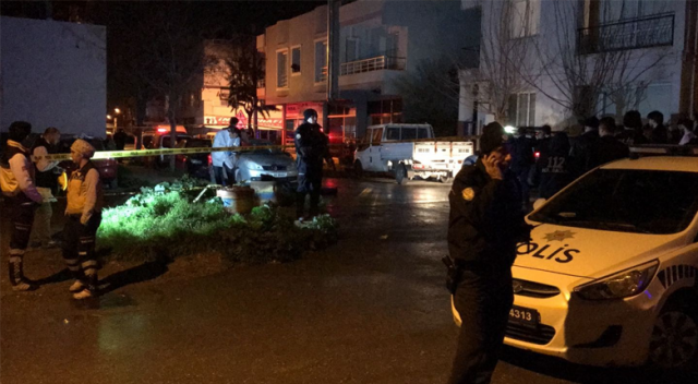 Asker kaçağı polislere saldırdı: 1 polis şehit oldu Asker kaçağı polislere saldırdı: 1 polis şehit oldu