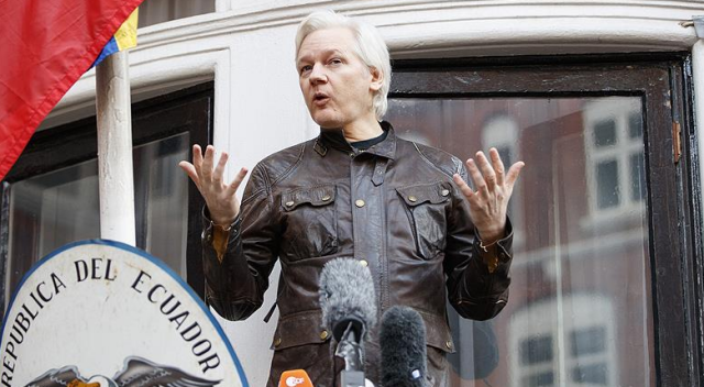 Assange'ın internet erişimi kesildi Assange'ın internet erişimi kesildi