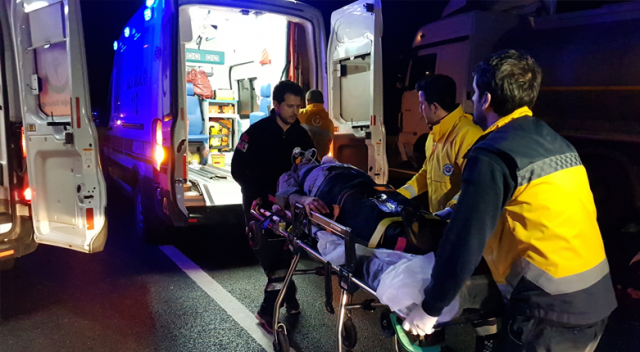 Düzce'de kaza yapan otomobile tanker çarptı: 1 ölü Düzce'de kaza yapan otomobile tanker çarptı: 1 ölü