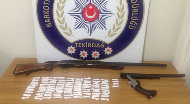 Torbacı polise uyuşturucu isteyip istemediğini sordu Torbacı polise uyuşturucu isteyip istemediğini sordu
