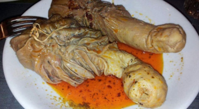 Adana'nın vazgeçilmez lezzeti.. Günde 5 bin adet yetmiyor Adana'nın vazgeçilmez lezzeti.. Günde 5 bin adet yetmiyor