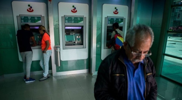 Ülkenin en büyük bankasına devlet el koydu