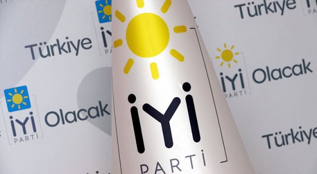 İYİ Parti seçim standına bıçaklı saldırı İYİ Parti seçim standına bıçaklı saldırı
