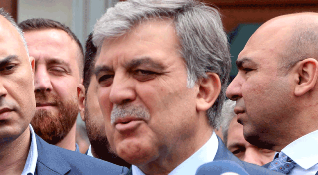 Sakarya'da Gül'e 'Rabia'lı protesto Sakarya'da Gül'e 'Rabia'lı protesto