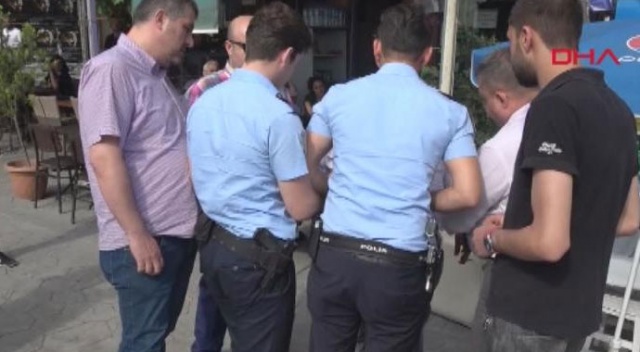 'Yan baktın' deyip silah gösterdiği kişi emniyet amiri çıkınca...