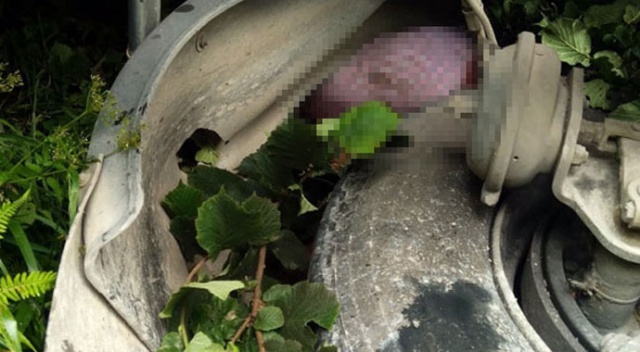 Beton mikseri çay bahçesine devrildi: 1 ölü Beton mikseri çay bahçesine devrildi: 1 ölü