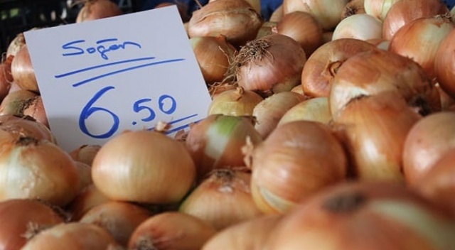 Çuval çuval imdada yetişiyor