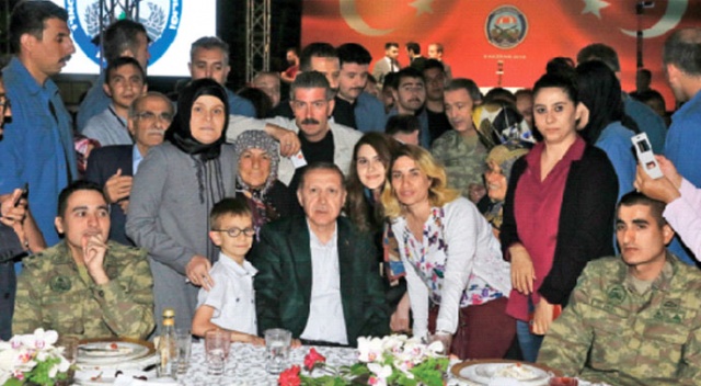 Kahramanlar ayak bastıkları her yeri titretiyor