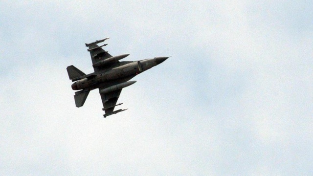 Tayvan'da F-16 tatbikat sırasında kayboldu Tayvan'da F-16 tatbikat sırasında kayboldu