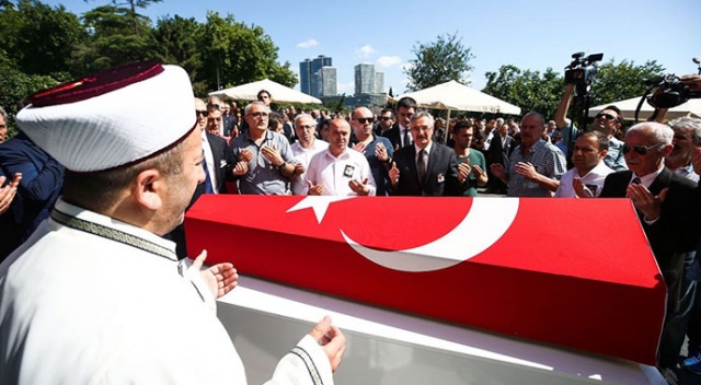 Ünlü iş adamı Şarık Tara son yolculuğuna uğurlandı Ünlü iş adamı Şarık Tara son yolculuğuna uğurlandı
