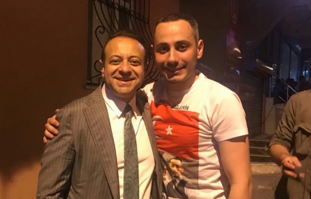 AB eski Bakanı ve Başmüzakereci Egemen Bağış, gazeteci Mustafa Arıdoru’yu askere uğurladı AB eski Bakanı ve Başmüzakereci Egemen Bağış, gazeteci Mustafa Arıdoru’yu askere uğurladı
