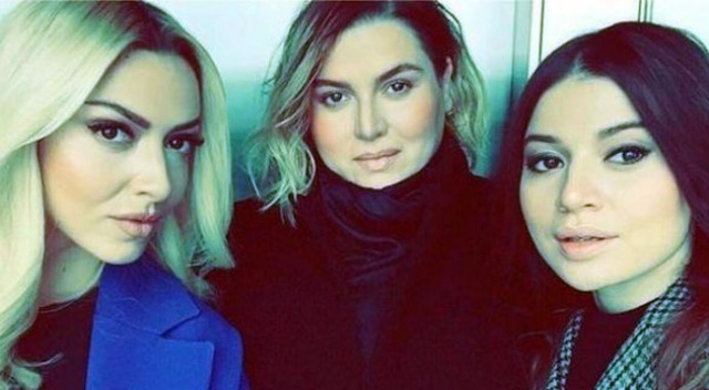 Annelerinin intiharı sonrası, ablası Hülya Açıkgöz Hadise'yi sildi Annelerinin intiharı sonrası, ablası Hülya Açıkgöz Hadise'yi sildi