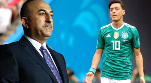 Bakan Çavuşoğlu&#039;dan Mesut Özil&#039;e telefon