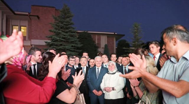 Başbakanlık’ta duygusal veda Başbakanlık’ta duygusal veda