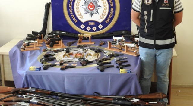 Bursa'da kaçak silah operasyonu: 9 tutuklu