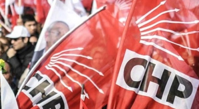 CHP&#039;de istifa depremi
