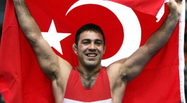 Efsane güreşçi Hamza Yerlikaya Gençlik Ve Spor Bakanlığı Yardımcılığına atandı