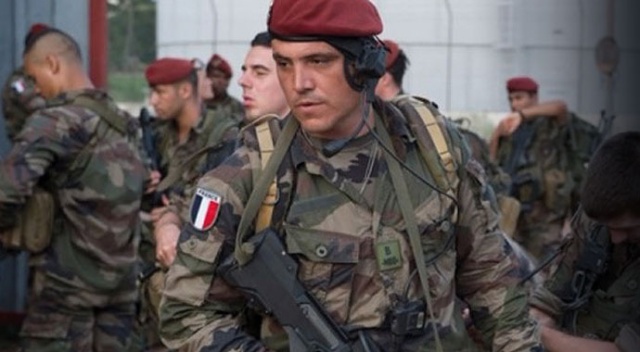 Mali'de Fransız askerlerine pusu: En az 9 ölü var Mali'de Fransız askerlerine pusu: En az 9 ölü var
