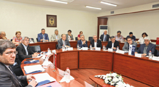 Üniversiteler için iki ayaklı kritik çağrı