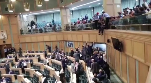 Ürdün parlamentosunda intihar girişimi