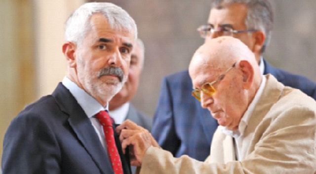Yemini beklemeden teşekkür turuna çıktılar Yemini beklemeden teşekkür turuna çıktılar