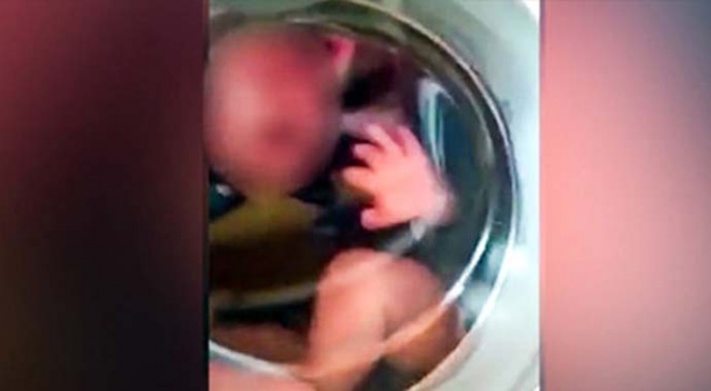 2 yaşındaki çocuğu çamaşır makinesine atıp videoya çekti! 2 yaşındaki çocuğu çamaşır makinesine atıp videoya çekti!