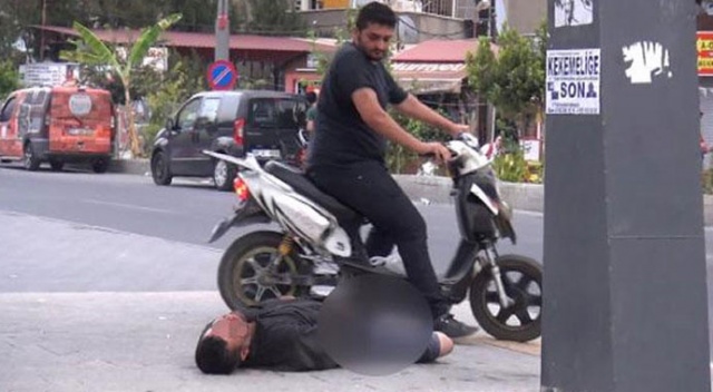 Adana'da utandıran görüntü! Öyle bir şey yaptı ki... Adana'da utandıran görüntü! Öyle bir şey yaptı ki...