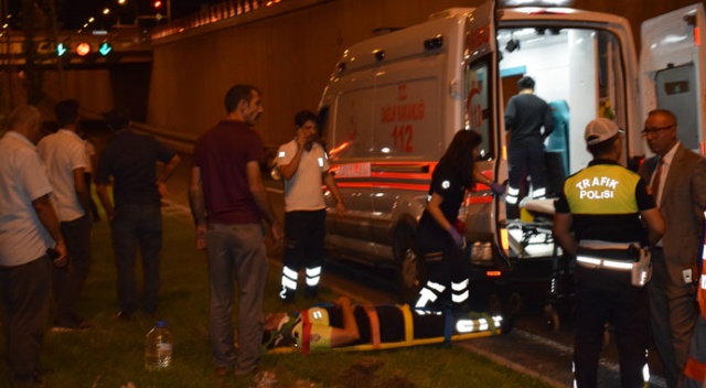 Bakan konvoyunda kaza: 4 polis yaralı Bakan konvoyunda kaza: 4 polis yaralı