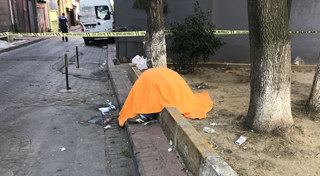 Beyoğlu’nda madde bağımlısı şahıs sokak ortasında ölü bulundu Beyoğlu’nda madde bağımlısı şahıs sokak ortasında ölü bulundu
