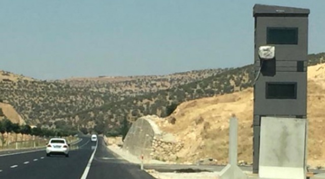 Diyarbakır-Mardin karayolunda zırhlı güvenlik kuleleri ilk kez görüntülendi Diyarbakır-Mardin karayolunda zırhlı güvenlik kuleleri ilk kez görüntülendi