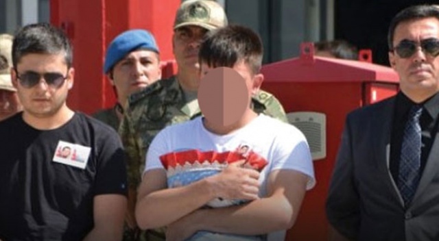 Hakkâri'de oğlu ve eşi şehit edilen astsubayın ilk sözleri Hakkâri'de oğlu ve eşi şehit edilen astsubayın ilk sözleri