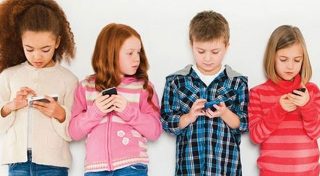 Her 10 çocuktan 6’sı akıllı telefon sahibi Her 10 çocuktan 6’sı akıllı telefon sahibi