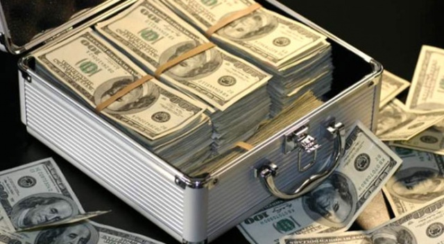 Memurun hesabına maaş diye yanlışlıkla 500 bin dolar yatırıldı