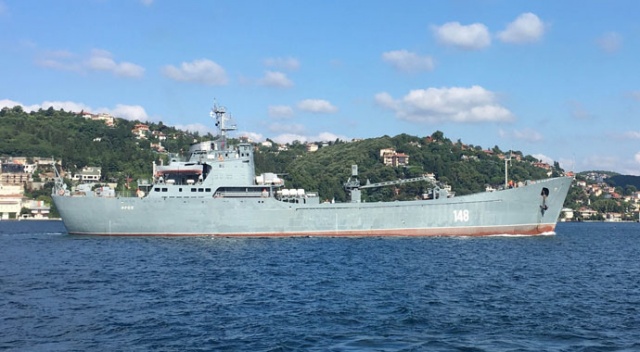 Rus savaş gemisi İstanbul Boğazı’ndan geçti Rus savaş gemisi İstanbul Boğazı’ndan geçti