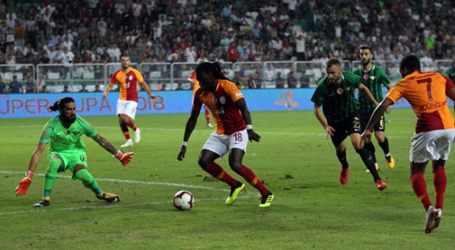 Türk futbol tarihinde ilk! Türk futbol tarihinde ilk!