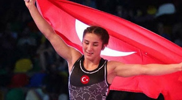 Zeynep Yetgil'den altın madalya Zeynep Yetgil'den altın madalya
