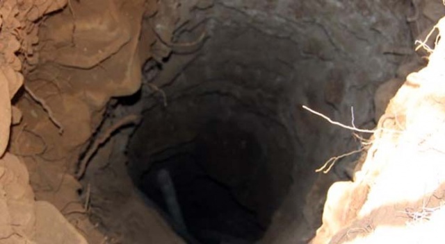 3 farklı noktada 8 metre derinliğinde... Suçüstü yakalandılar 3 farklı noktada 8 metre derinliğinde... Suçüstü yakalandılar