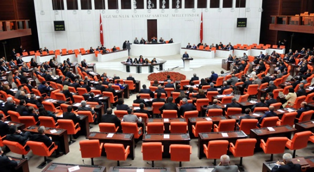 5 Parti anlaştı! Meclis iç tüzüğü değişecek! 5 Parti anlaştı! Meclis iç tüzüğü değişecek!