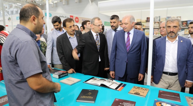 Başkan Uysal, Uluslararası İstanbul Arapça Kitap Fuarı'nı Ziyaret Etti Başkan Uysal, Uluslararası İstanbul Arapça Kitap Fuarı'nı Ziyaret Etti
